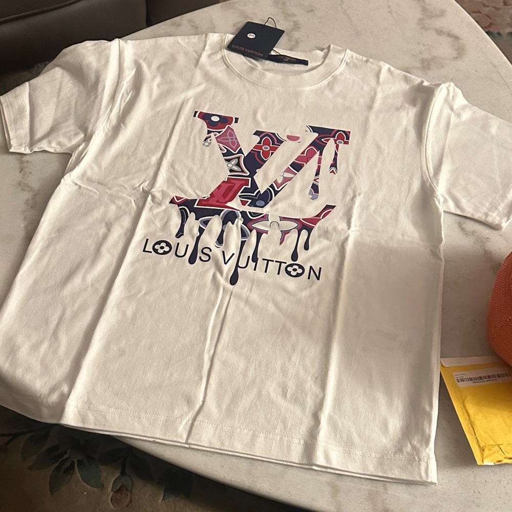 fashion White and Red Graphic tee